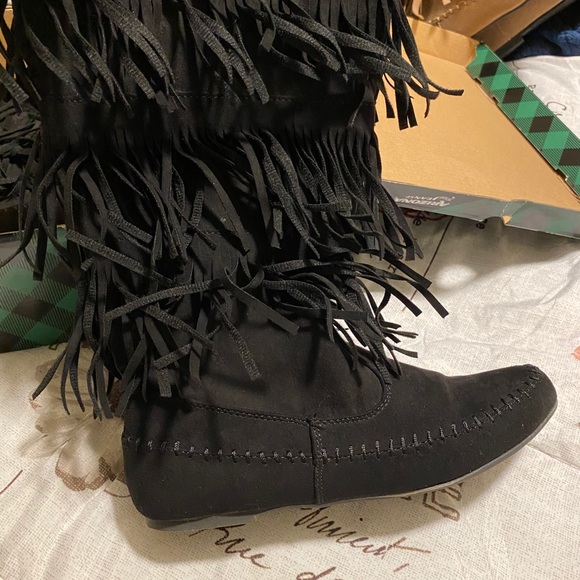Arizona Fringe Boots - Picture 3 of 3